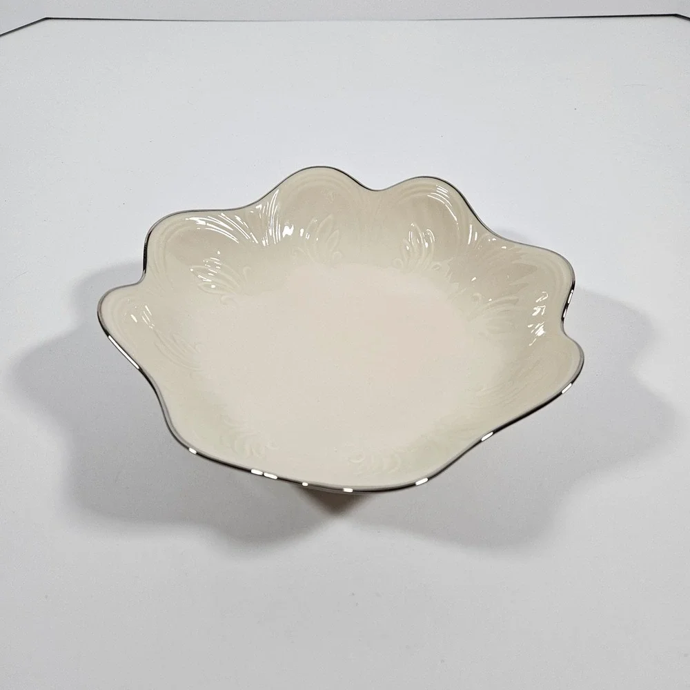 Lenox Saybrooke Ivory Porcelain Scalloped Bowl Silver Trim‎ Made in USA Embossed